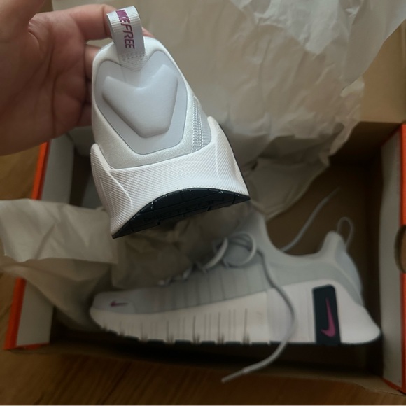 NIKE free metcon 6 brand new in box - Picture 3 of 4